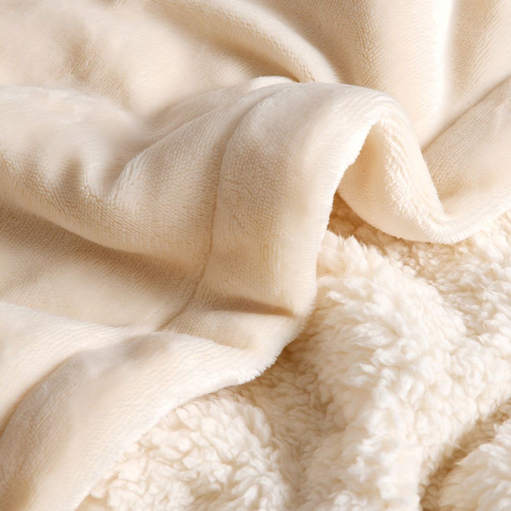 9009946 Serene Hudson Fleece and Sherpa Reverse Blanket Cream King/Super King Bed 270x240cm