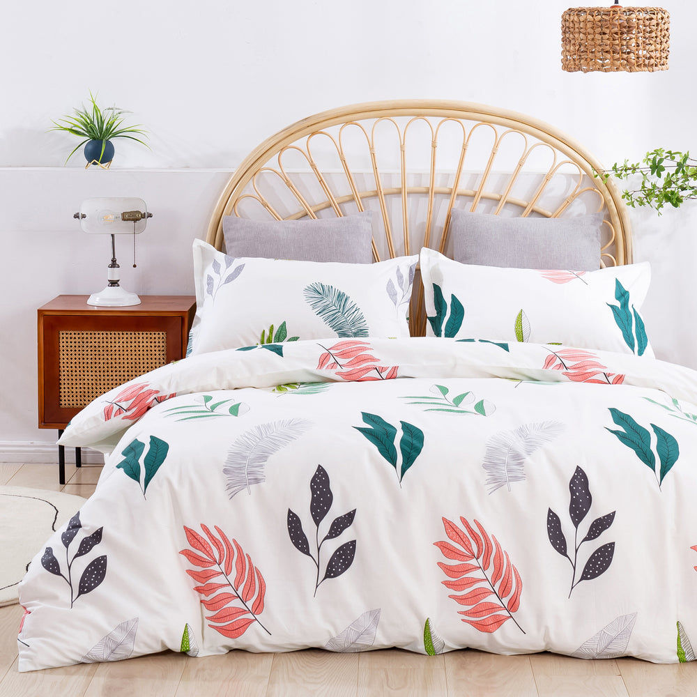 Dreamaker Printed Quilt Cover Set Undertint Queen Bed