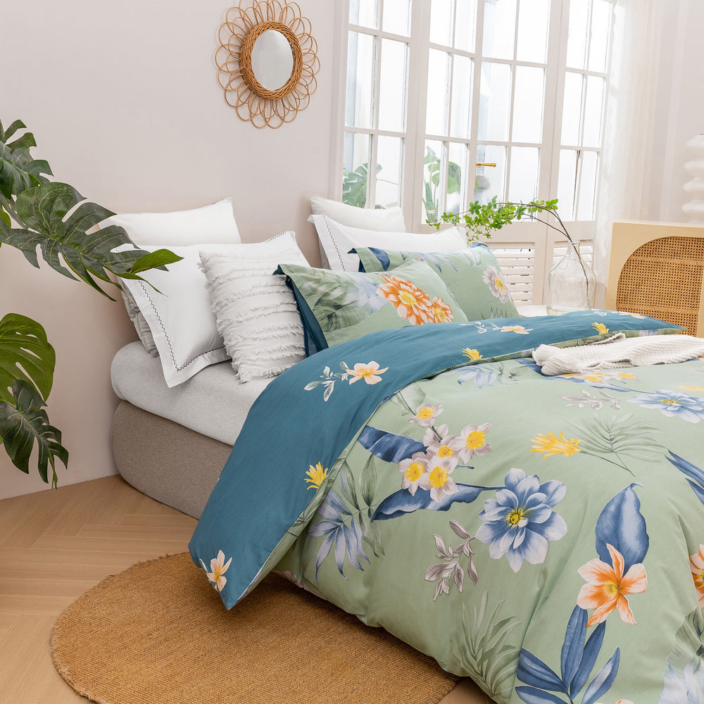 Dreamaker Paradise Floral 100% Cotton Reversible Quilt Cover Set Mint Single Bed