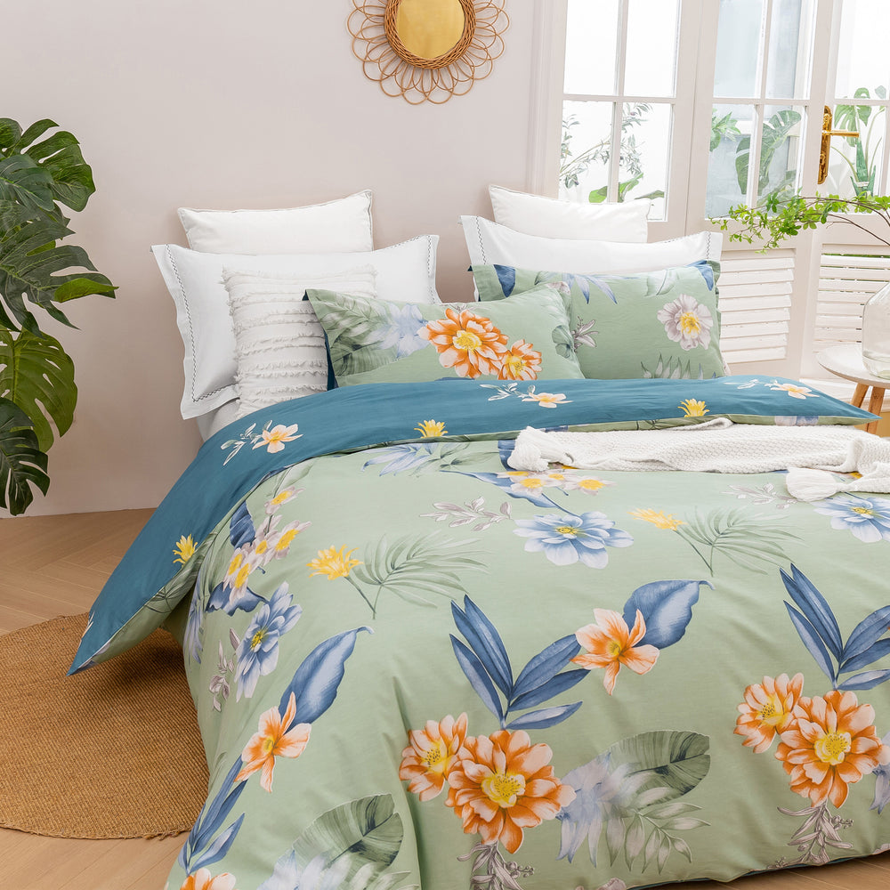 Dreamaker Paradise Floral 100% Cotton Reversible Quilt Cover Set Mint Single Bed