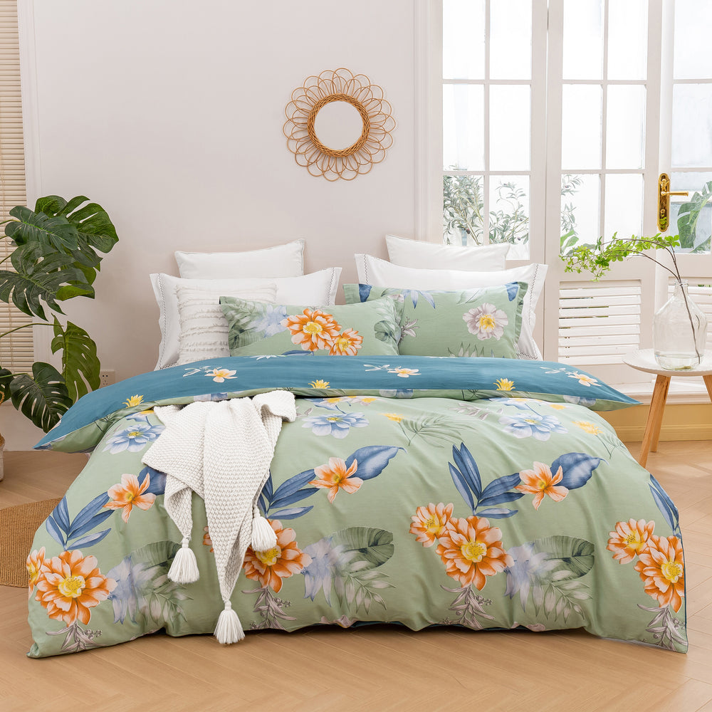 Dreamaker Paradise Floral 100% Cotton Reversible Quilt Cover Set Mint Queen Bed