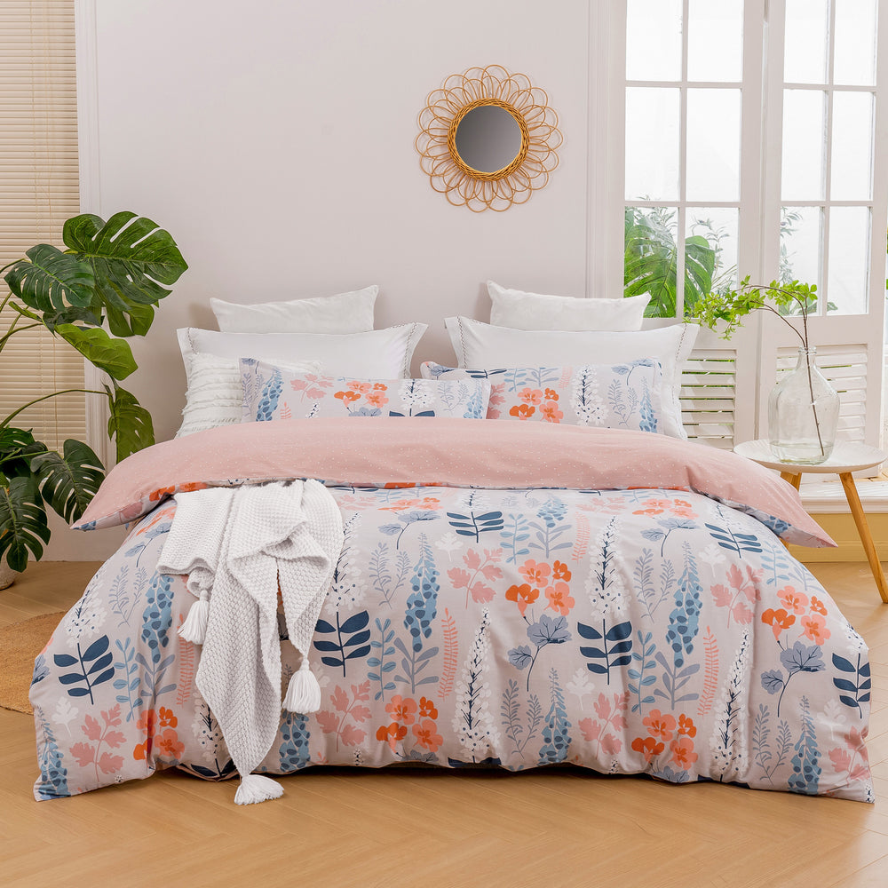 Dreamaker English Garden 100% Cotton Reversible Quilt Cover Set Pink King Bed
