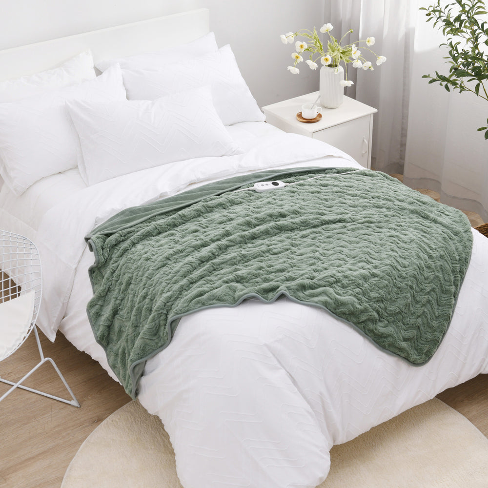 Dreamaker 500gsm Faux Fur Heated Throw Leaf Green 160 x 120cm