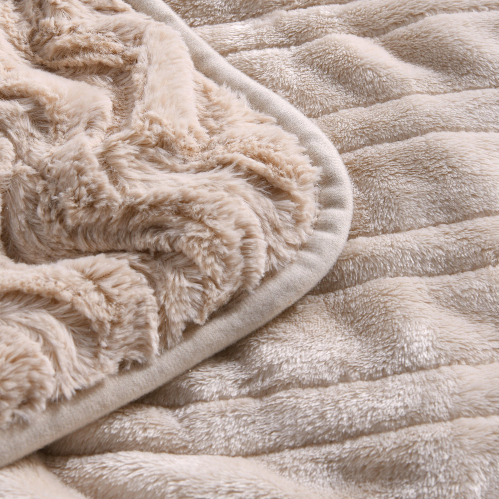 Dreamaker 500gsm Faux Fur Heated Throw Natural 200 x 180cm