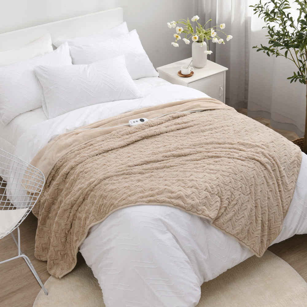 Dreamaker 500gsm Faux Fur Heated Throw Natural 200 x 180cm